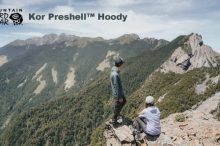 這款衣服是軟殼又是風衣，一件遠比你想象的功能更強大的Mountain Hardwear山浩外套