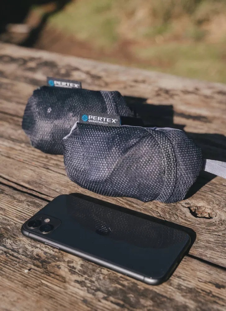 這款衣服是軟殼又是風(fēng)衣,一件遠比你想象的功能更強大的Mountain Hardwear山浩外套