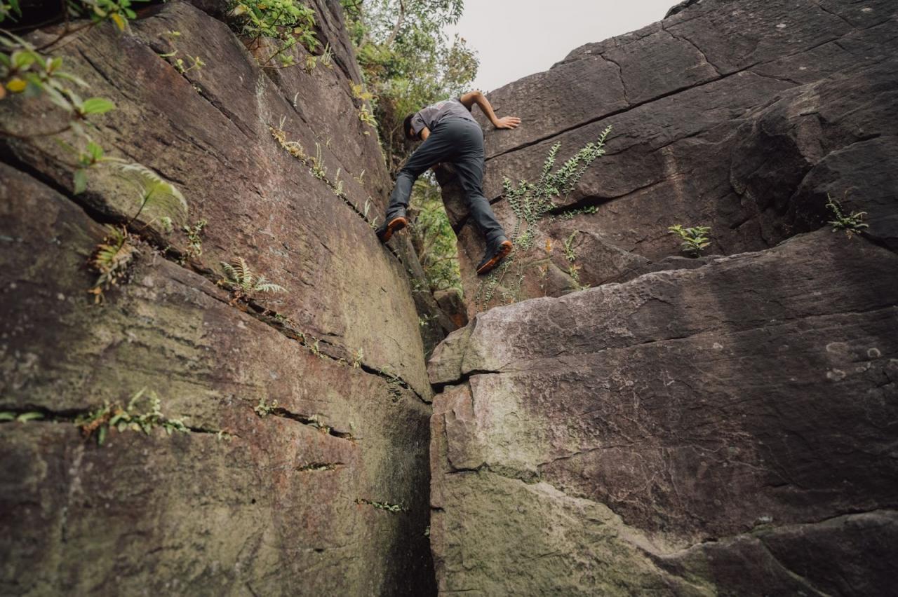穿著AKU徒步鞋去爬石頭,一個來自意大利的戶外品牌