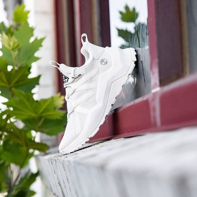 戶外運動品牌小白鞋推薦，這些品牌除了舒適之外還可以上山下海