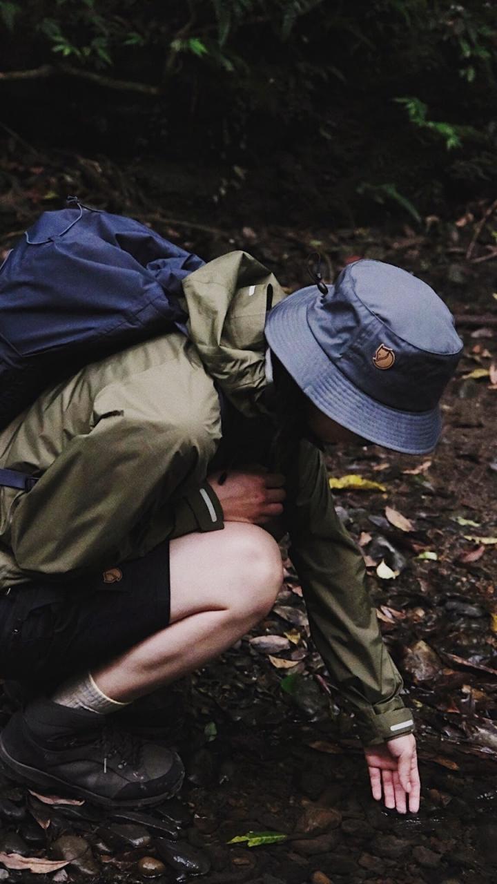 來自瑞典的戶外品牌,北極狐Fjallraven戶外防水沖鋒衣開箱