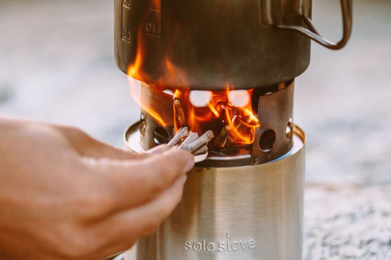 戶外野炊,在戶外常用到的幾種燃料