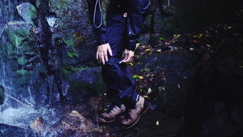 一分錢一分貨，一件比較滿意的的北極狐Fj?llr?ven防水沖鋒褲實測體驗