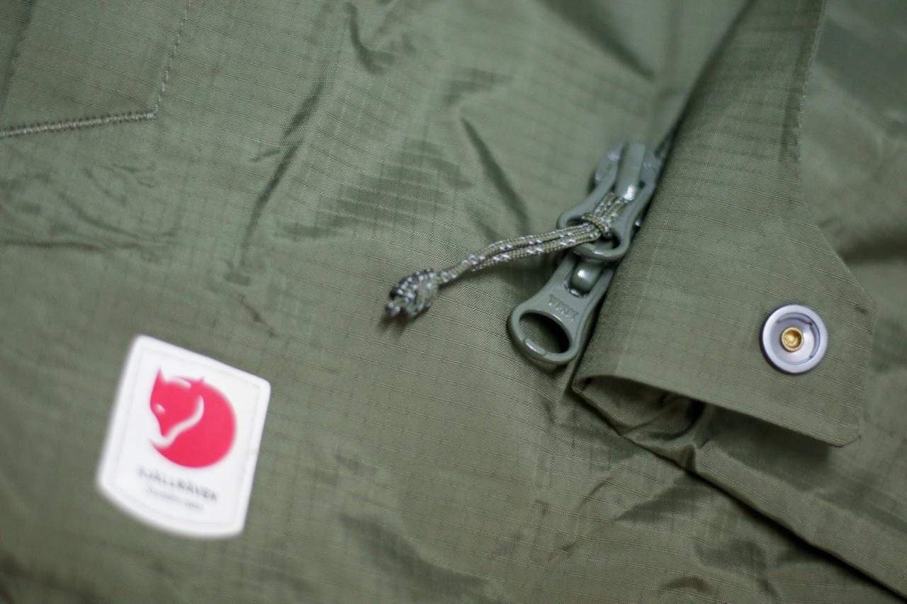 瑞典北極狐Fjallraven沖鋒衣實測，戶外徒步下雨騎車穿它沒錯