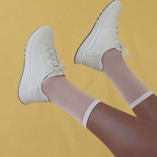 戶外運動品牌小白鞋推薦，這些品牌除了舒適之外還可以上山下海