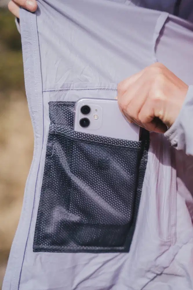 這款衣服是軟殼又是風(fēng)衣,一件遠比你想象的功能更強大的Mountain Hardwear山浩外套