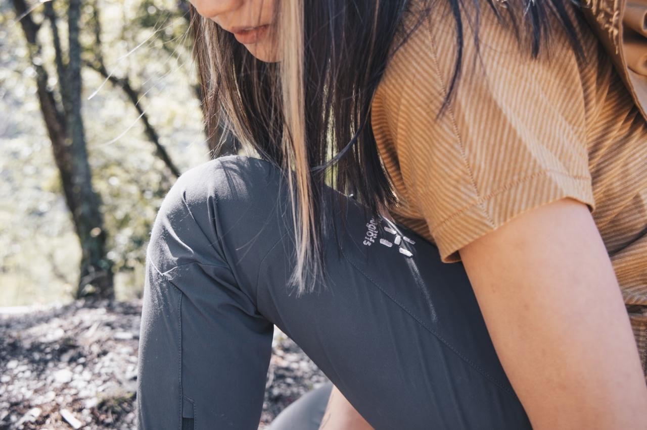 夏季登山薄長褲推薦，這款Haglofs火柴棍速干戶外長褲適合你