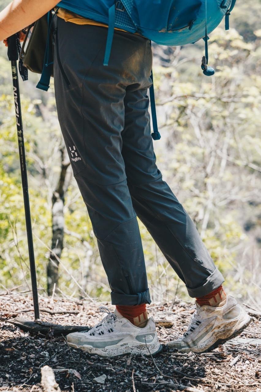 夏季登山薄長褲推薦，這款Haglofs火柴棍速干戶外長褲適合你