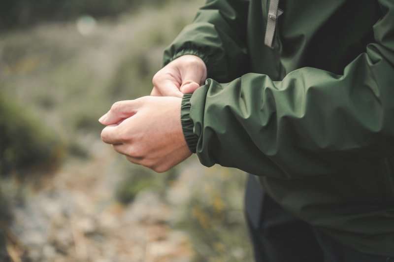 實測火彩棍Haglofs防水外套,攝影師推薦適合戶外和日常穿搭的沖鋒衣