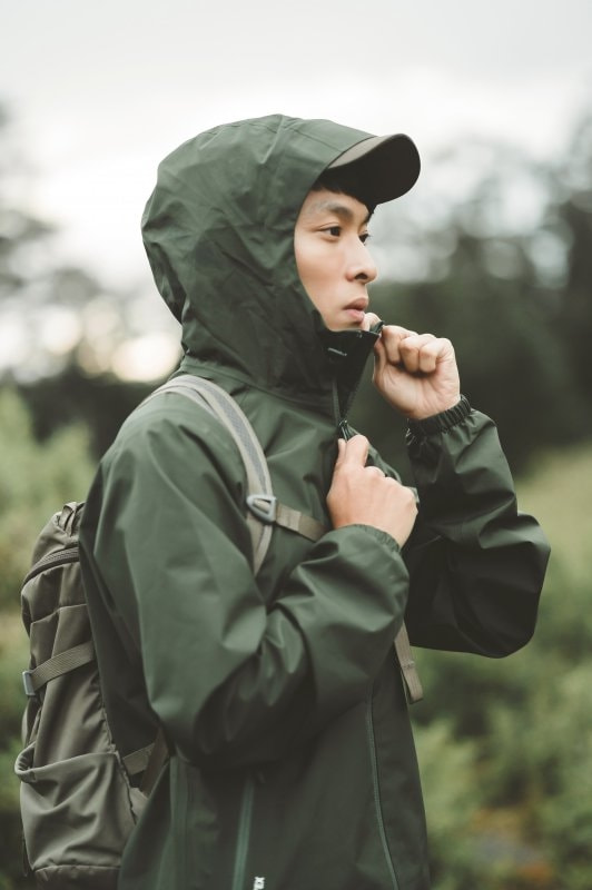 實測火彩棍Haglofs防水外套,攝影師推薦適合戶外和日常穿搭的沖鋒衣