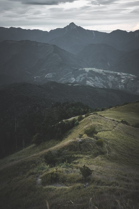 實測火彩棍Haglofs防水外套,攝影師推薦適合戶外和日常穿搭的沖鋒衣