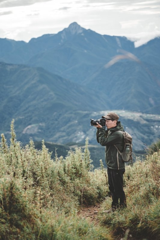 實測火彩棍Haglofs防水外套,攝影師推薦適合戶外和日常穿搭的沖鋒衣