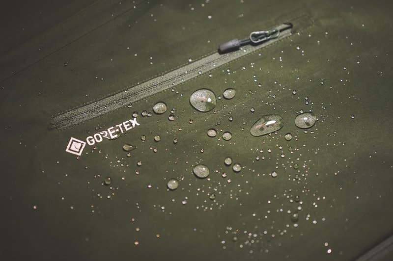 實測火彩棍Haglofs防水外套,攝影師推薦適合戶外和日常穿搭的沖鋒衣