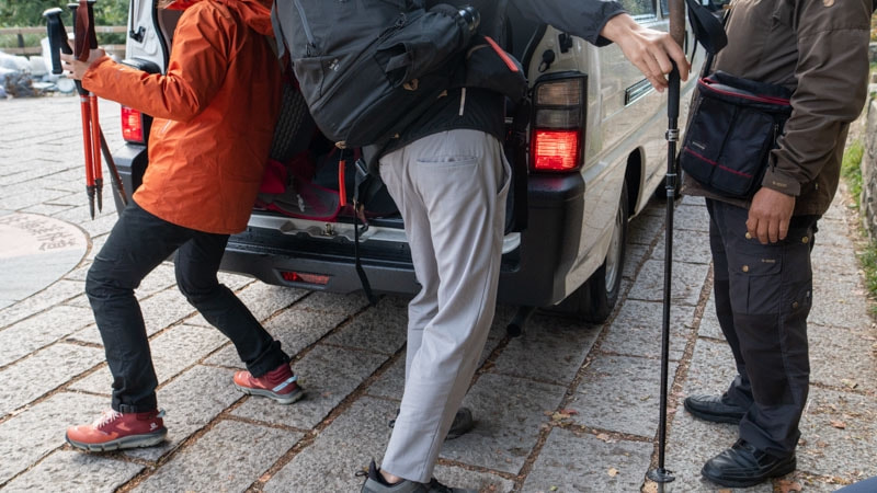 女生去爬山應(yīng)該穿緊身運動褲? 這件Fj?llr?ven北極狐登山褲好看還實用