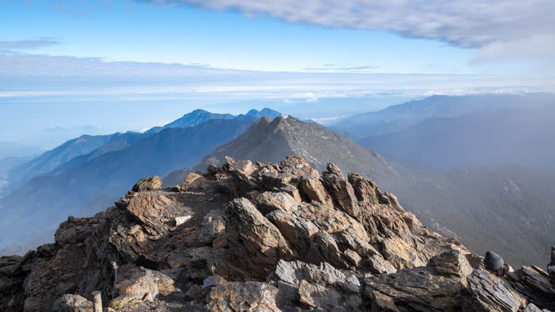 女生去爬山應(yīng)該穿緊身運動褲? 這件Fj?llr?ven北極狐登山褲好看還實用