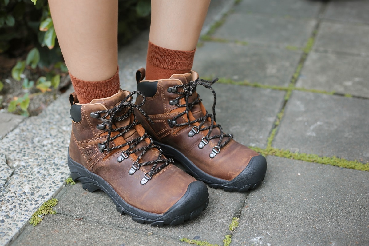 推薦爬山、日常穿搭都適合的11款女登山鞋,從此可以美美地爬山了