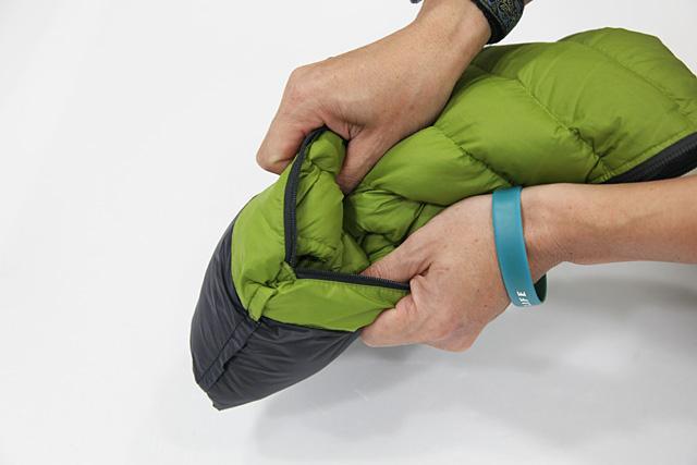 冬天不想穿得跟“熊”樣 這款山浩輕量羽絨背心讓你有型不受凍