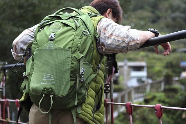 工作、戶外兩不誤 Osprey Quantum量子戶外背包使用心得