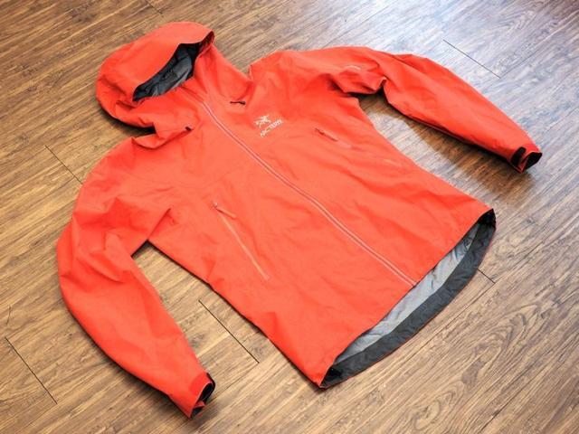 輕量防水的極致工藝 始祖鳥Beta LT沖鋒衣