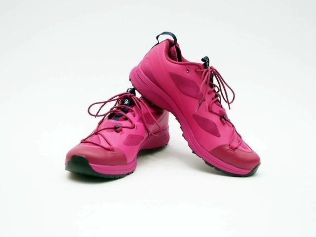 始祖鳥這款全方位越野跑鞋Norvan VT 奔跑攀爬跳躍沒有極限！