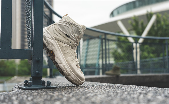 還在穿老土的登山鞋?當(dāng)下最熱門的HOKA ONE ONE開箱