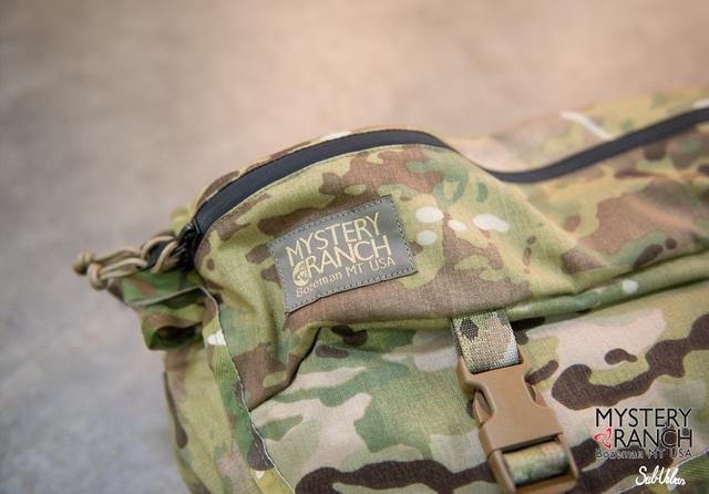 一款經典郵差包，Mystery Ranch神秘牧場Outsider