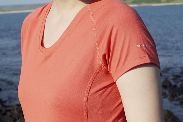 炎炎夏日熱昏頭，超輕薄哥倫比亞(Columbia)戶外防曬速干衣實(shí)測