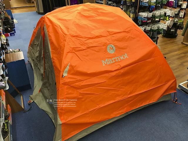165405kv5qzn8w5tzjtqt8 新買的(marmot)土撥鼠戶外帳篷,又必要曬一曬