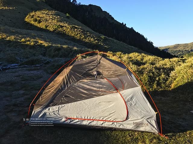 165550fxdlxn677zjdmzw2 新買的(marmot)土撥鼠戶外帳篷,又必要曬一曬