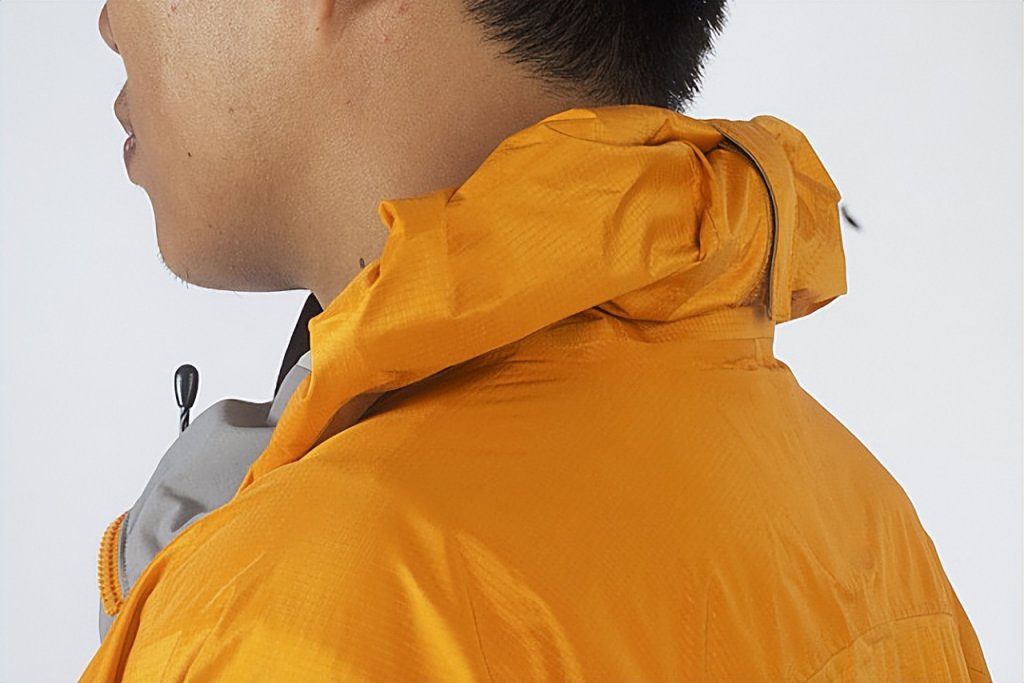 194318ndeo42kd74d1bag9 高顏值實力派 Mountain Hard Wear Epic沖鋒衣實測心得