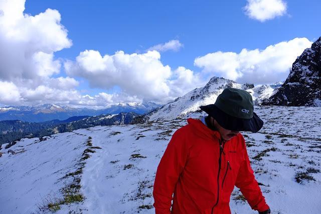 這件神奇的超輕防水沖鋒衣 Patagonia M10 巴塔哥尼亞硬殼！