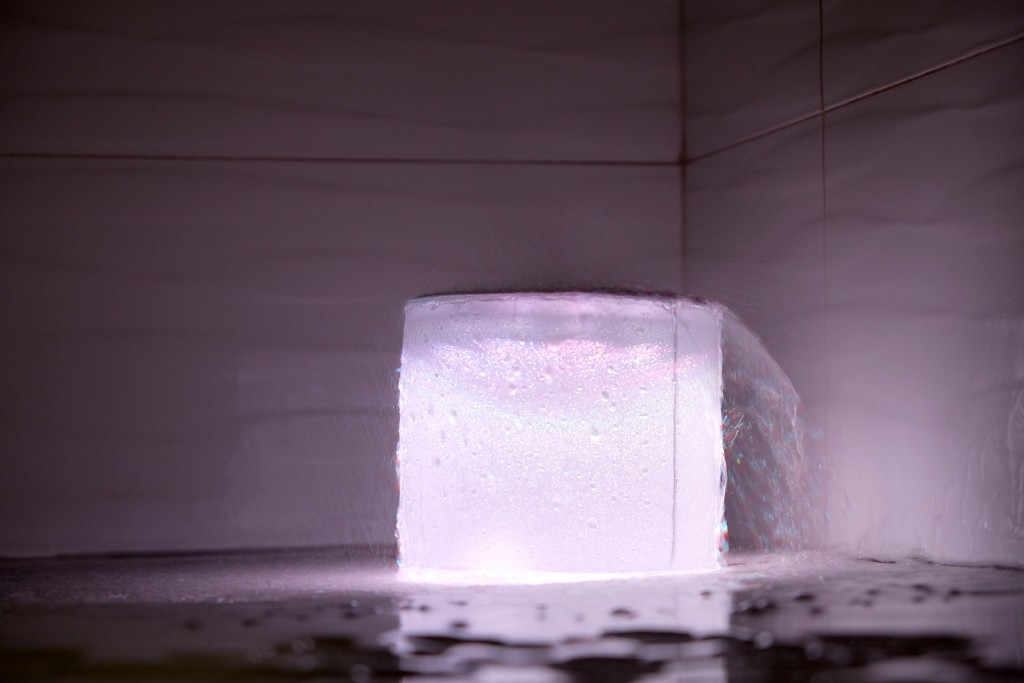 401b7af70069452fa53fabb69152e4ff 太陽能充電的營地?zé)簦UCI輕量化充氣式防水露營燈推薦分享