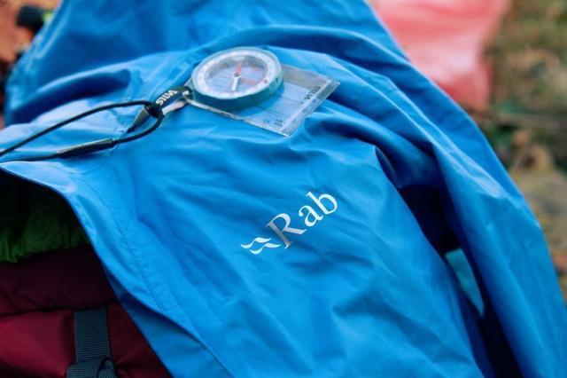 高顏值實力派 戶外實測Rab Downpour Jacket防水透氣硬殼沖鋒衣 高顏值實力派 戶外實測Rab Downpour Jacket防水透氣硬殼沖鋒衣