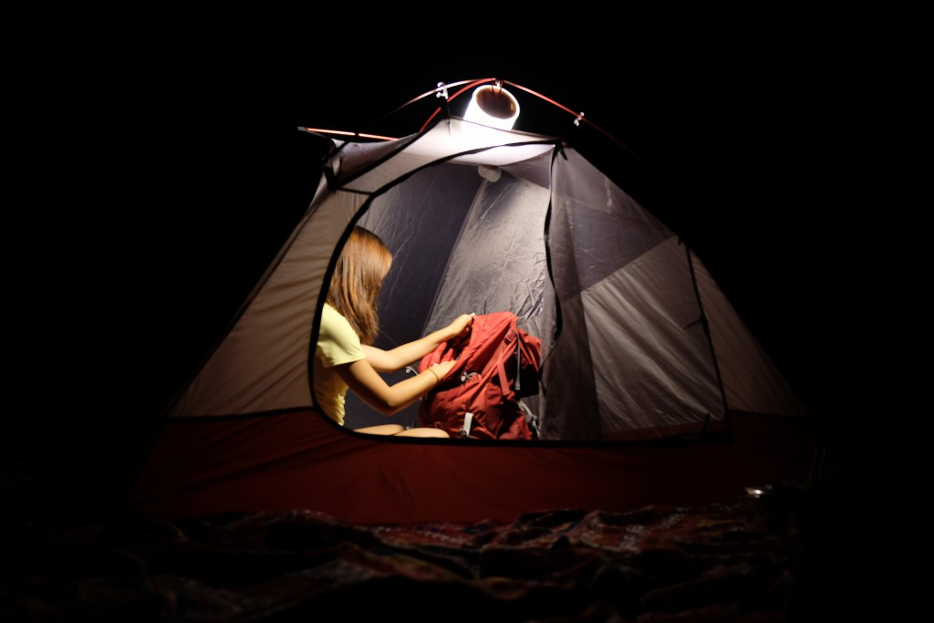 4393c8559b024f3b8eb171dd2f89de97 太陽能充電的營地?zé)簦UCI輕量化充氣式防水露營燈推薦分享