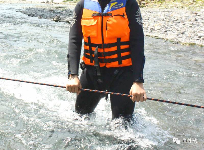 淺談背包安全渡溪 背重裝包要不要扣腰帶？