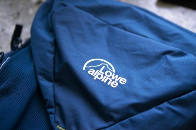 你有更多的選擇，Lowe Alpine戶外輕量化背包
