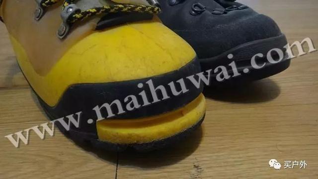 進(jìn)入雪季的登山活動(dòng) 你一定帶的兩件戶外裝備！