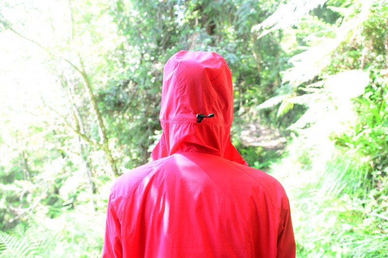 800_71c235e664f0b5e2c393e77b9d09ef7f 始祖鳥 Arc'teryx Atom SL Hoody 輕量連帽外套測評