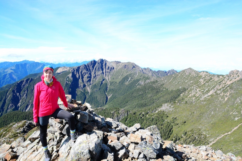 800_e521c56f84f38f67a29728891f06afbd 始祖鳥 Arc'teryx Atom SL Hoody 輕量連帽外套測評