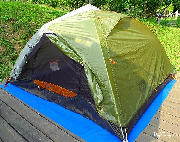 入手一款REI出的戶外帳篷，輕量、透氣、好搭建