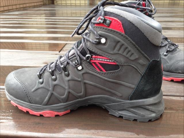 踩著大象賞風景 猛犸象的中幫戶外鞋不完全初體驗