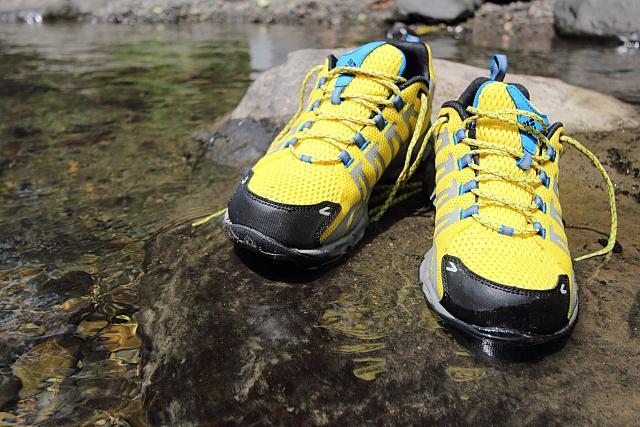 穿上這款Columbia戶外水陸兩用的徒步鞋,一起去戶外翻山越嶺