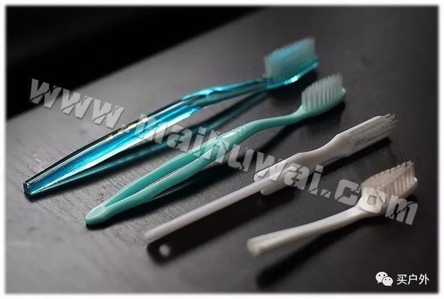 牙刷雖然是個小東西，但爬山刷牙卻是件重要的事！